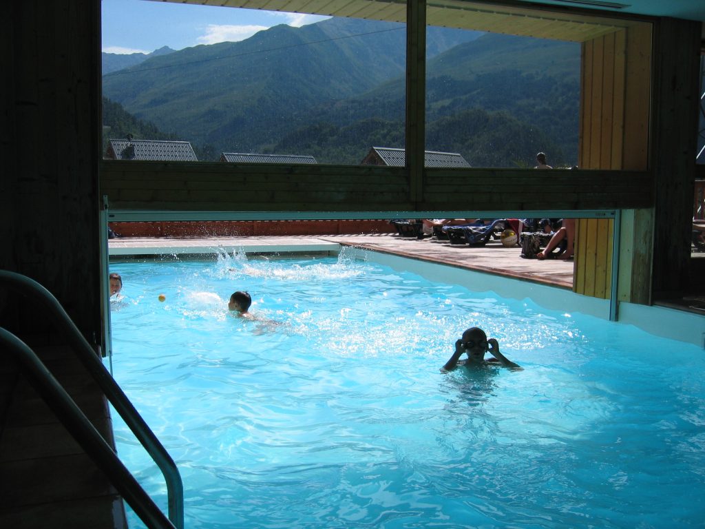 piscine intérieure - extérieure